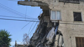 Част от двуетажна сграда рухна на остров Кипър, има пострадали