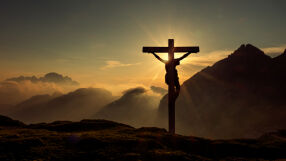 Великден е! Христос възкръснал с тялото Си, гробът му бил празен