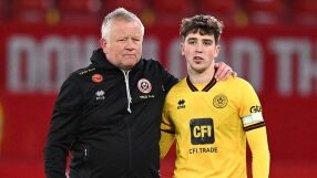 Зет и титуляр: Футболист чака бебе от дъщерята на треньора