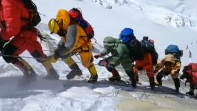 Фалшиви спасителни операции на Еверест: Мащабно разследване разкри шокираща схема 