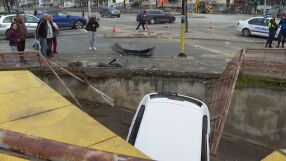 Двама са пострадалите при катастрофата в Шумен, при която кола падна от 3 м и се вряза в магазин