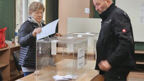 Старт с проблеми в Хасковско: Липсващи комисии и повредени машини в началото на вота