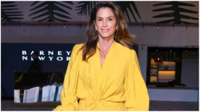 Синди Крауфорд радва фенове по бански в Мексико - ето с кого е (СНИМКИ)