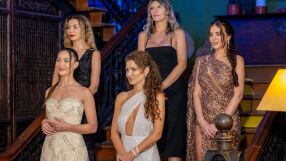 Четири момичета напуснаха 