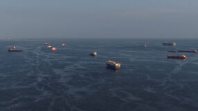 Пекин отхвърли обвиненията на Тръмп, че задържан от САЩ ирански товарен кораб е бил "подарък от Китай"