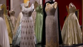 Невиждани досега притежания на кралица Елизабет II излагат в Бъкингамския дворец (СНИМКИ)