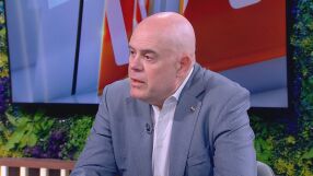 Поискали от Гешев да прекрати дела, свързани с Борисов. Прокуратурата била предадена на политиците