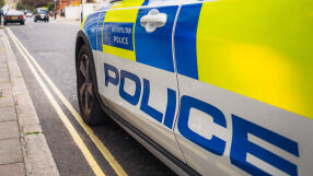 Арестуваха мъж, намушкал двама души в еврейски квартал на Лондон