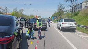 Простреляха мъж на изхода на Хасково, в болница е (СНИМКИ)