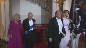  Посещението на короната: Чарлз III подари на Тръмп камбана от подводницата „Тръмп“