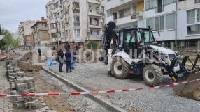 Работник загина, след като беше затрупан при ремонт в Бургас