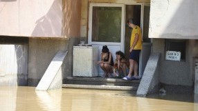 В града, който затъна метри под вода (СНИМКИ)