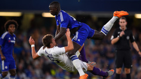 Смразяващ кръвта сблъсък по чудо се размина без пострадали на Челси - Фиорентина (ВИДЕО)