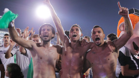 Валери отново празнува по гащи (СНИМКА)