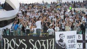 Ултрасите на Славия подкрепиха феновете на Локо