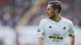 Гилфи Сигурдсон преподписа в Англия