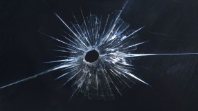 Куршум премина през стената на пресцентър в Рио