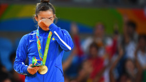 Исторически първи медал за Косово (СНИМКИ)