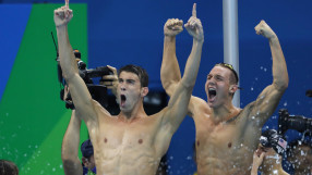 Майкъл Фелпс се завърна с 19-ти златен медал (СНИМКИ)