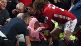 Фелайни спаси фенка, но се контузи (СНИМКИ и ВИДЕО)