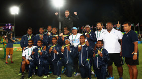 Фиджи награди треньора си по ръгби с 12 декара земя 