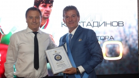 Емил Костадинов се окичи с 