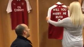 Предложение за брак по арсеналски (ВИДЕО)