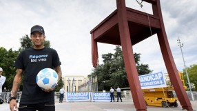 Неймар ще помага на хора с увреждания (ВИДЕО)