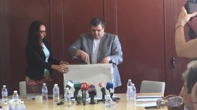 Шестима желаещи да правят ТОЛ системата