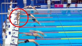 Каталунски плувец остана на блокчето и почете загиналите в Барселона (ВИДЕО)