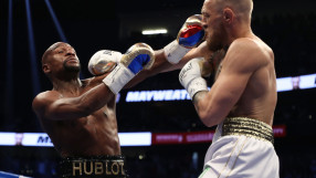 Мейуедър натупа МакГрегър на собствена територия (ГАЛЕРИЯ)