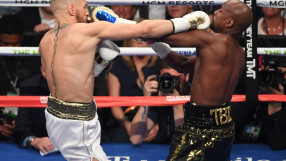 Макгрегър или Нурмагомедов: Мейуедър загатна за шоу през 2020 г.