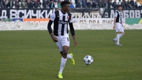 Езе ще получи дневна виза за мача на 