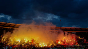 Хаос в Берн: Полицията стреля, за да укроти сръбски фенове