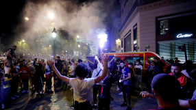 Хаос в Париж след класирането на ПСЖ за финала в Шампионската лига (ВИДЕО)