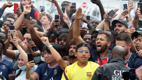 Париж полудя по Меси, ПСЖ обяви кога го представя (СНИМКИ)