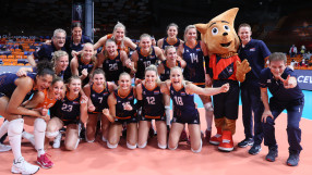 Уверена Нидерландия прелетя през Швеция към полуфиналите