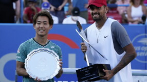 Кириос вдигна две титли в един ден