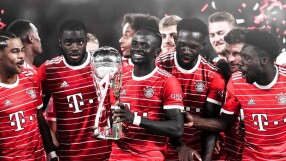 От чистачката до шефа: Мане затрупа 