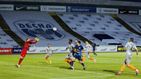 Футболът се завръща в разкъсваната от война Украйна