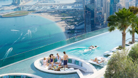 Колко струва да плуваш в басейн на 77-мия етаж? 