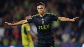 Кръстев пее и танцува в Лос Анджелис (ВИДЕО)