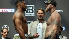 Джошуа и Хелениус с равно тегло (ВИДЕО)