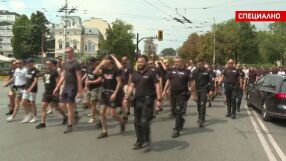 СПЕЦИАЛНО: Агитката на Айнтрахт под полицейски ескорт (ВИДЕО)