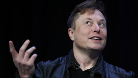 Какво гласи писмото, с което Илон Мъск освобождава 10% от служителите в Tesla?