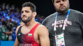 Мнацаканян със загуба в първия си мач в Париж