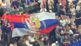 Сръбски фенове развяха руското знаме в Париж 