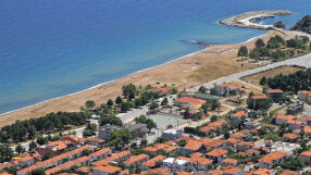 През пика на сезона населението на това гръцко село е 50% българи 