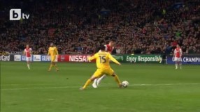 Аякс отбелязва от дузпа за 1:0 с Апоел (ВИДЕО)