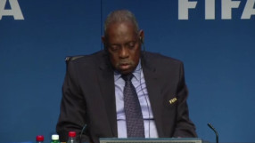 Шефът на ФИФА заспа по време на заседание (ВИДЕО)